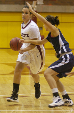 Pioneers, Ranked #9, Fend Off Pesky Bearcats to Win, 77-58